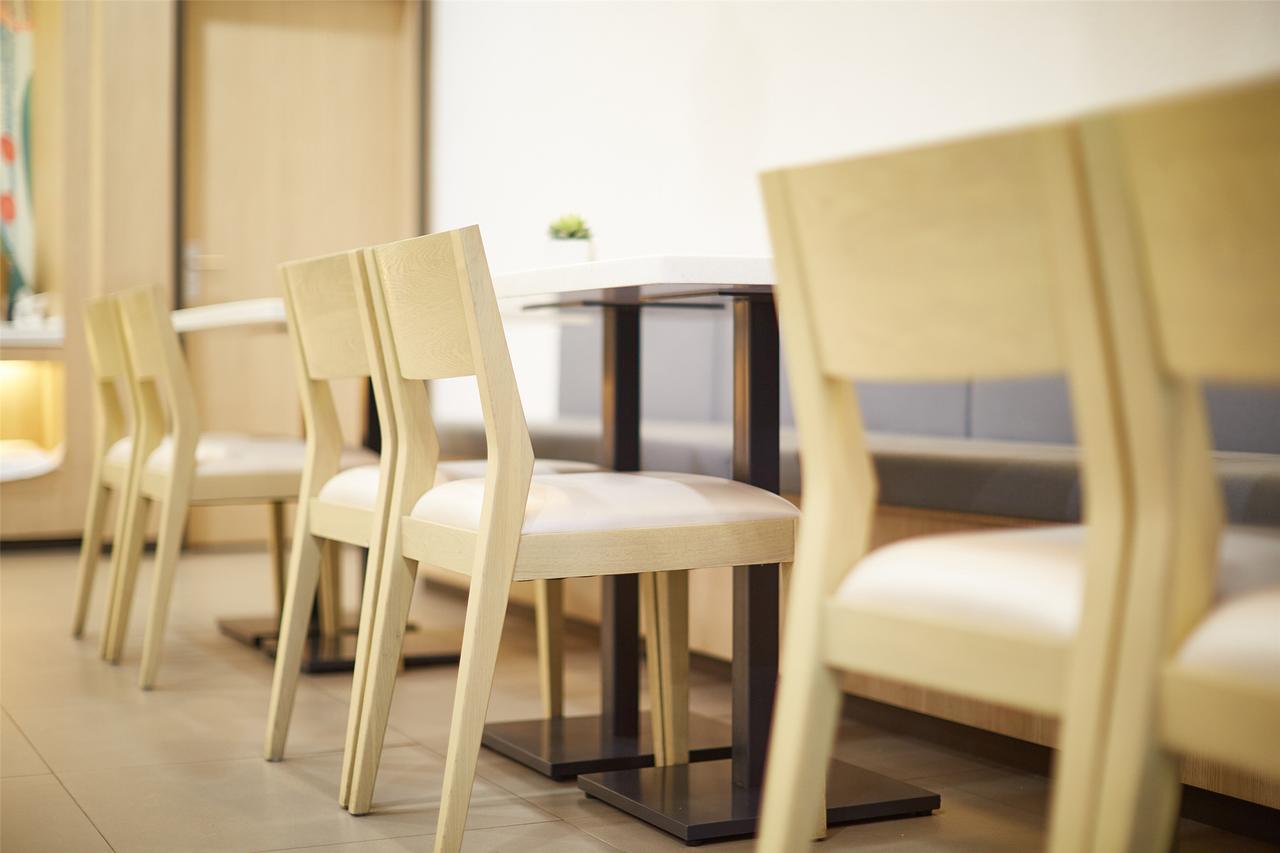 Hanting Hotel Zhuhai Qinglu Middle Road Екстер'єр фото
